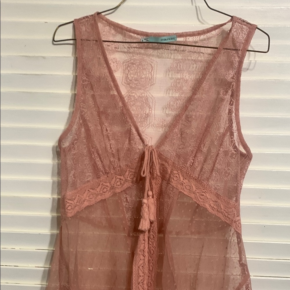 Rose color lace hi low vest Maurice’s size S